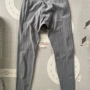 Alphalete Gray Pulse Kinetic Leggings